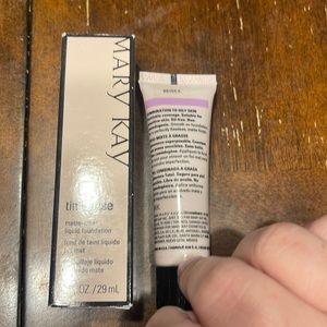Mary Kay liquid fountain Beige 6 Matte wear